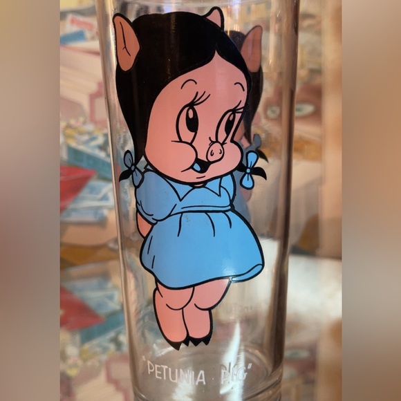 ‘73 - Petunia Pig - Warner Bros./Pepsi Glass - Picture 4 of 5